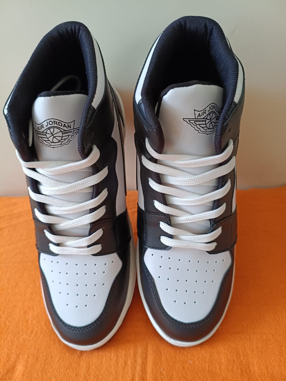 Black And White Lite Sport Shoes For Men - Image 7