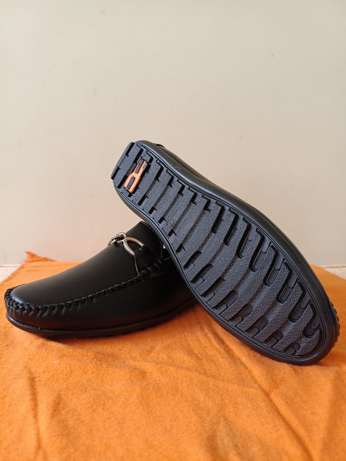 Men Black Solid Formal Shoe